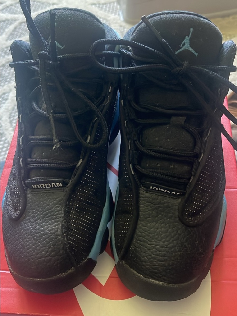 Youth Jordans - Picture 2 of 4